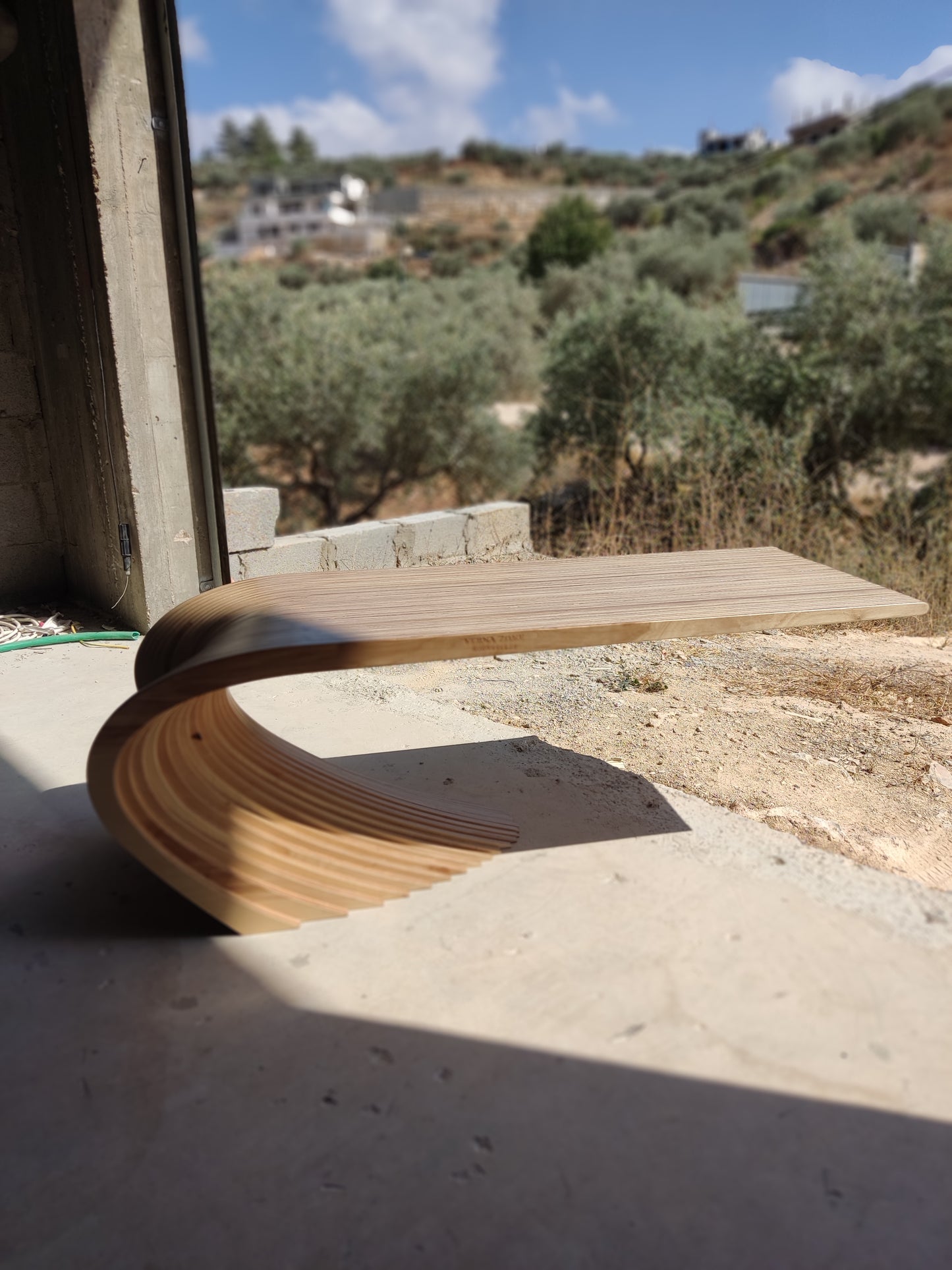 Stella Table