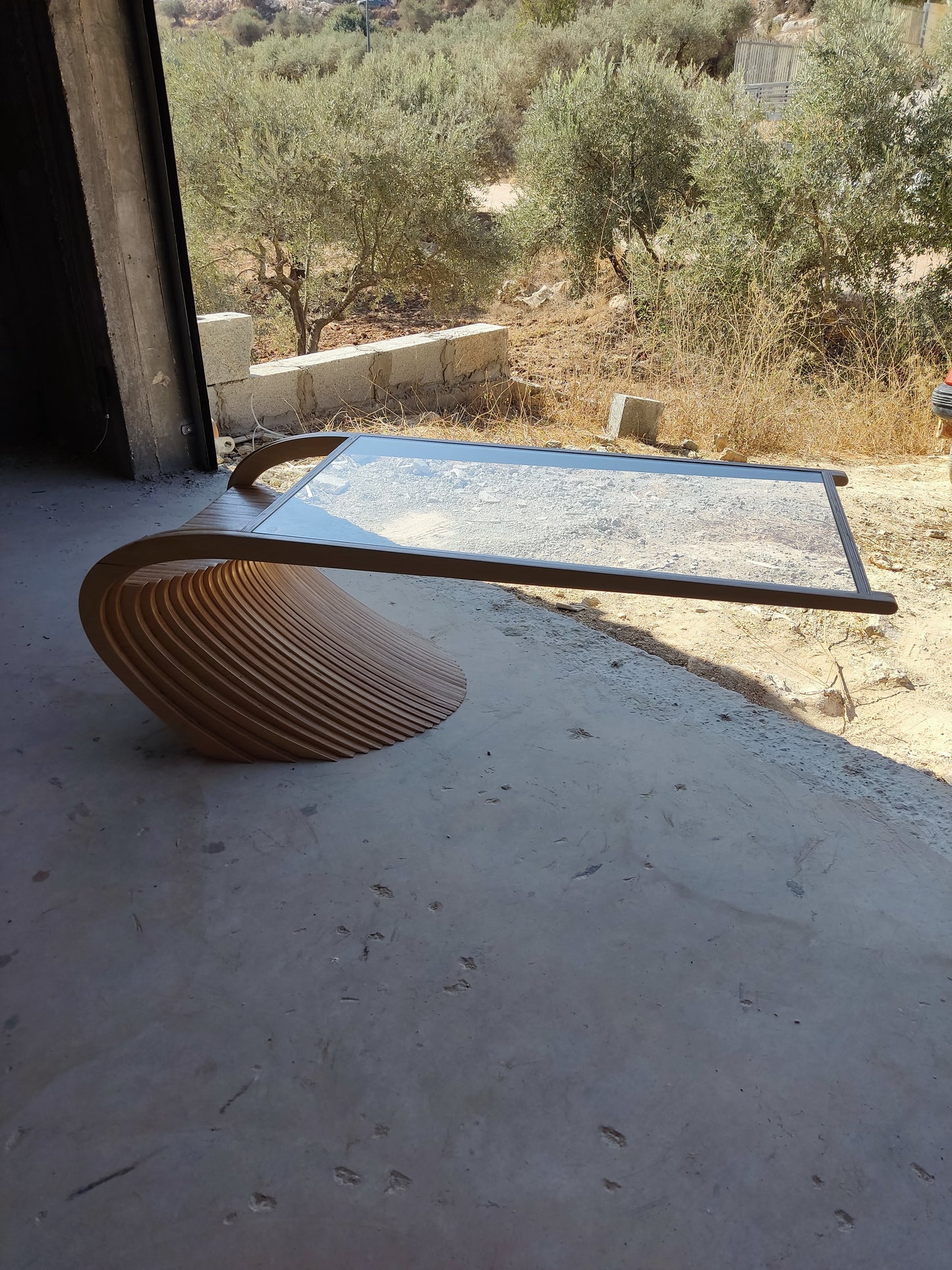Stella Pro Table