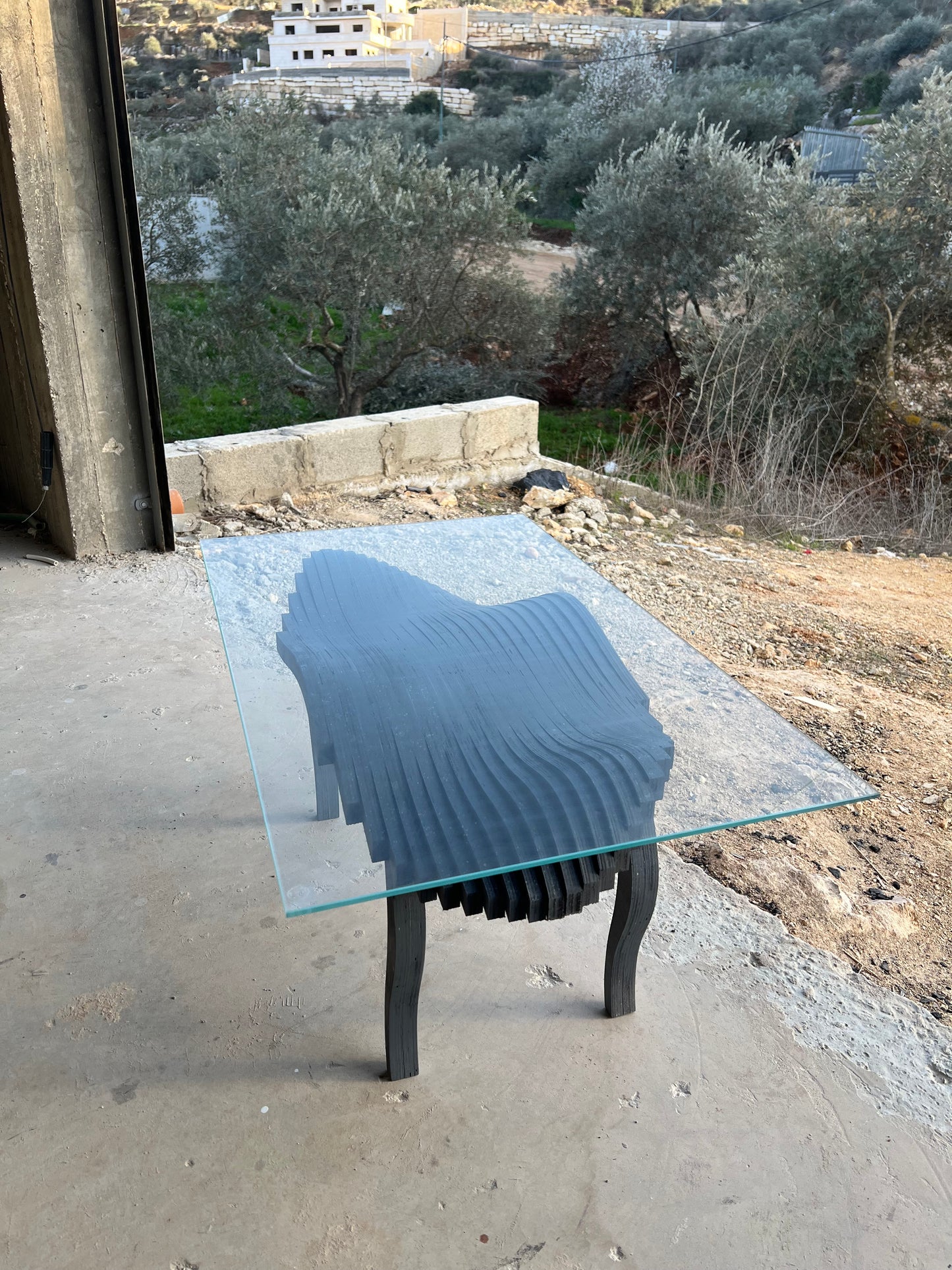 Lorna Table
