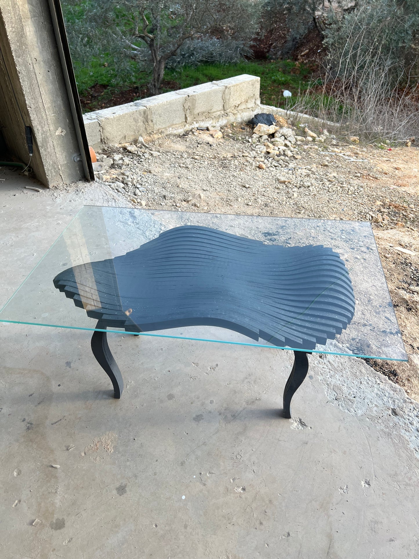 Lorna Table