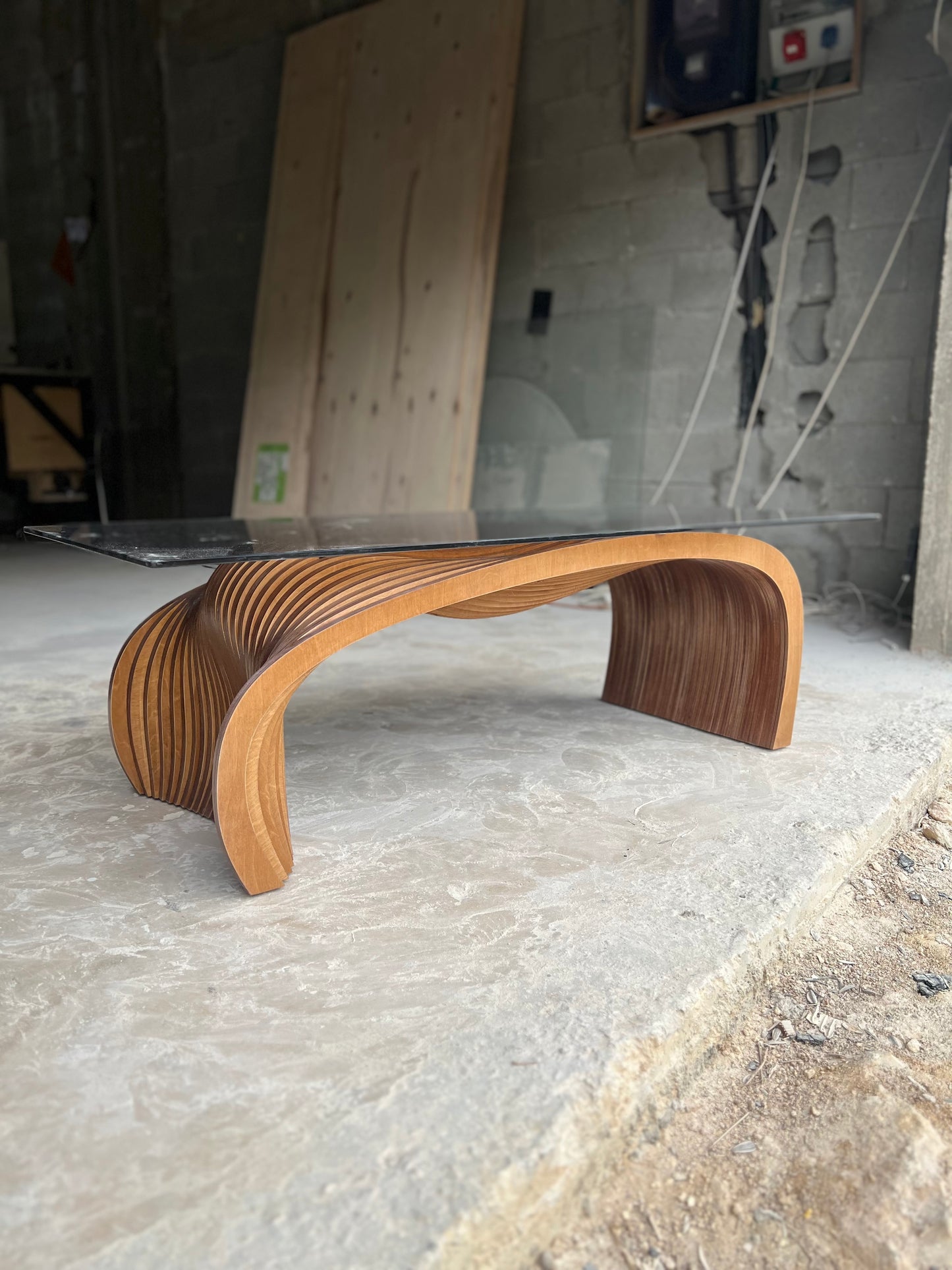 Iris Table